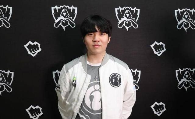 同时对对手 同时对对手