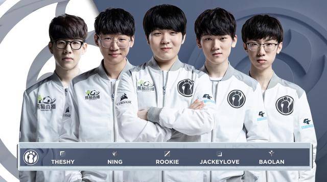 从两名防守 从两名防守